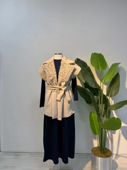 Boncuk İşlemeli Kürk Yelek Krem - Entare Butik