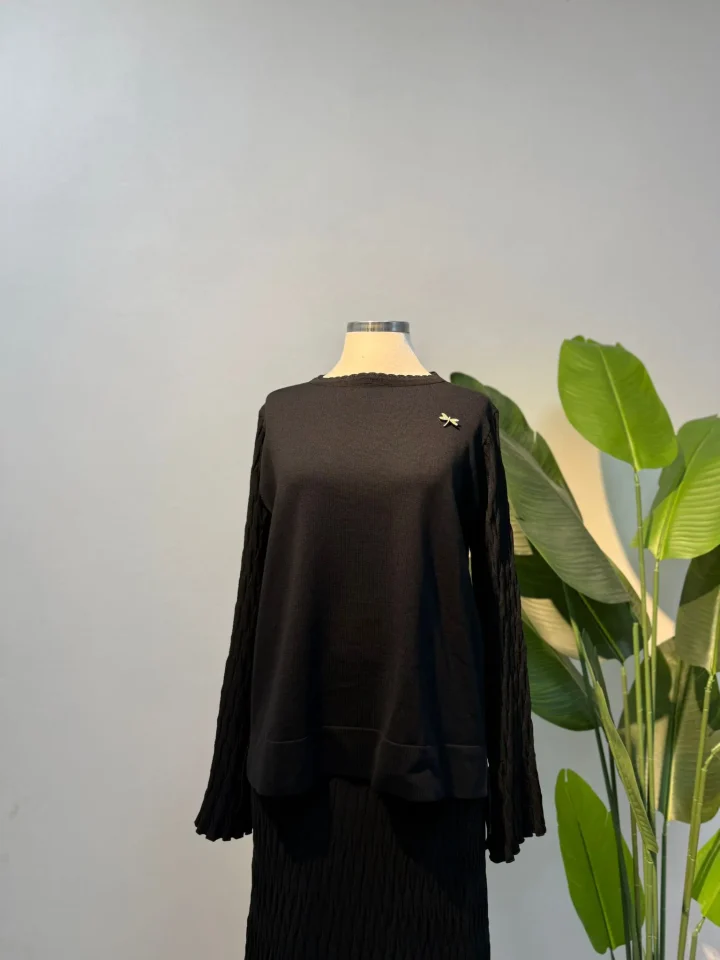 Broş Detay Merserize Etekli Takım Siyah - Entare Butik Broş Detay Merserize Etekli Takım Siyah - Entare Butik