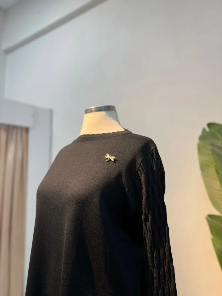 Broş Detay Merserize Etekli Takım Siyah - Entare Butik Broş Detay Merserize Etekli Takım Siyah - Entare Butik