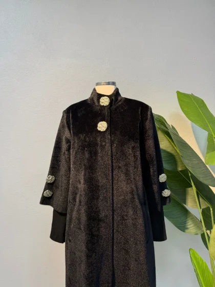 Broş Detaylı Kürk Kaban Siyah - Entare Butik