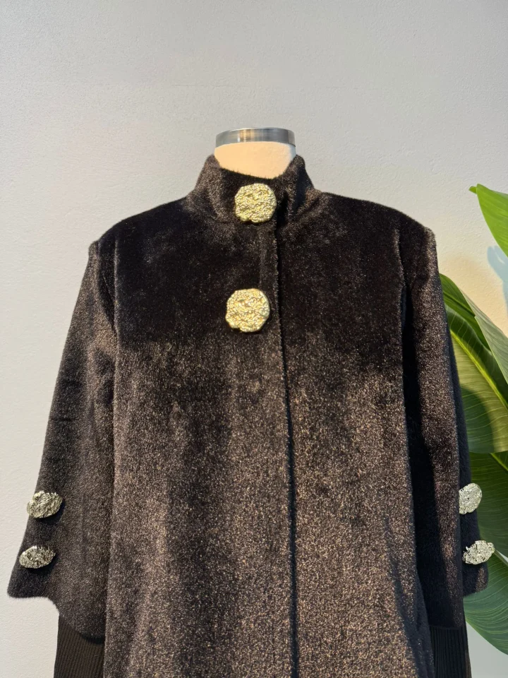 Broş Detaylı Kürk Kaban Siyah - Entare Butik