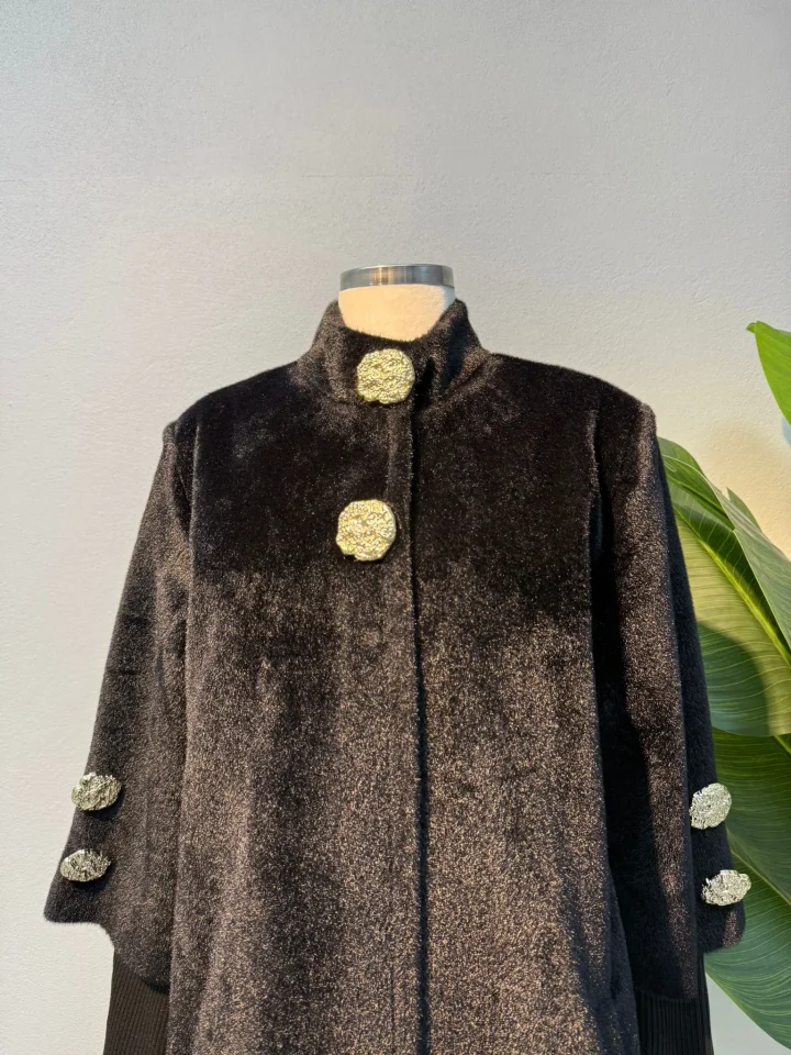 Broş Detaylı Kürk Kaban Siyah - Entare Butik