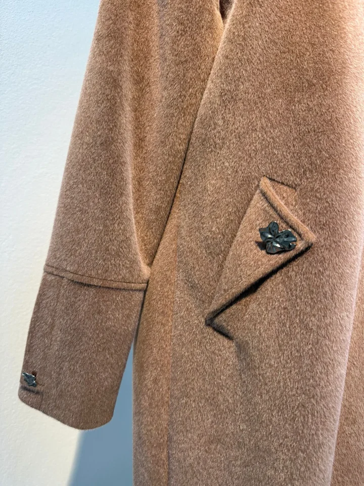 Cep Taş Detaylı Kürk Sütlü Kahve - Entare Butik