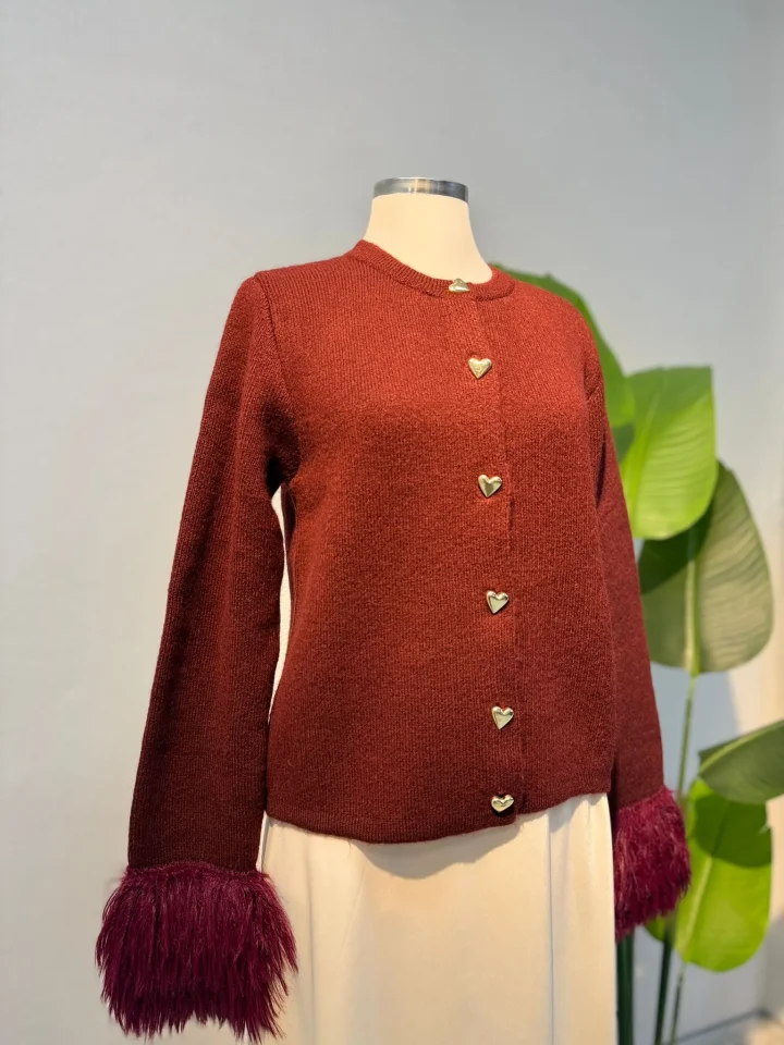 kol-puskul-detay-hirka-bordo-3 Kol Püskül Detay Hırka Bordo - Entare Butik