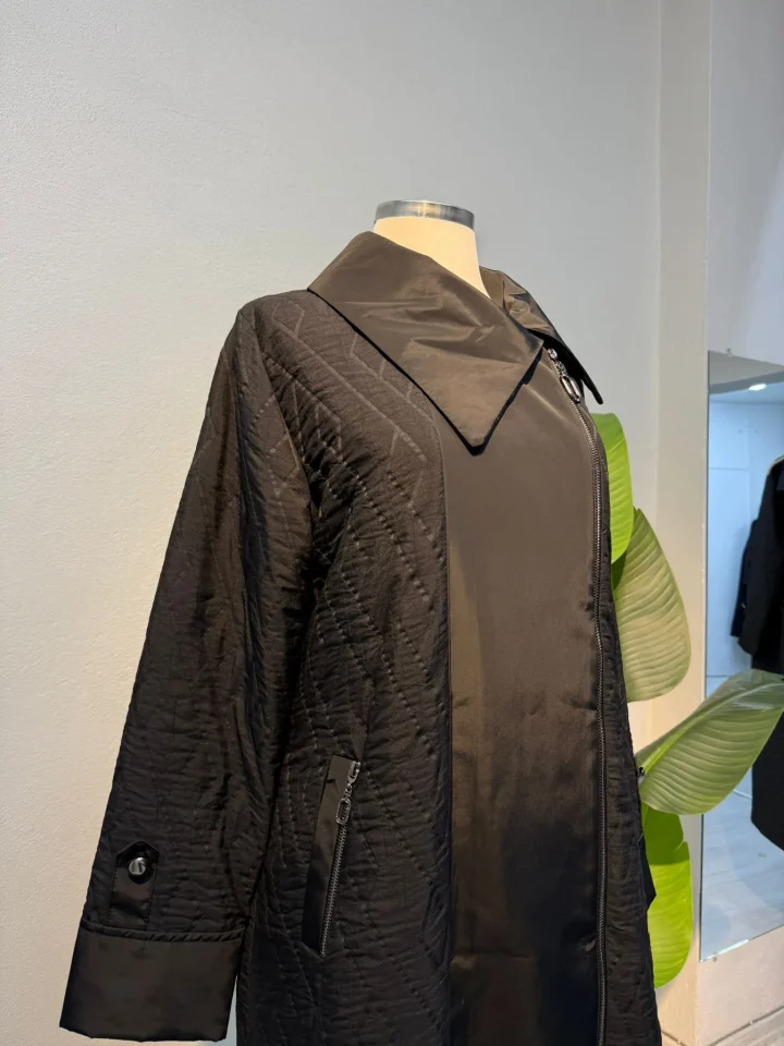 Paraşüt Detay Kapitone Kap Siyah - Entare Butik