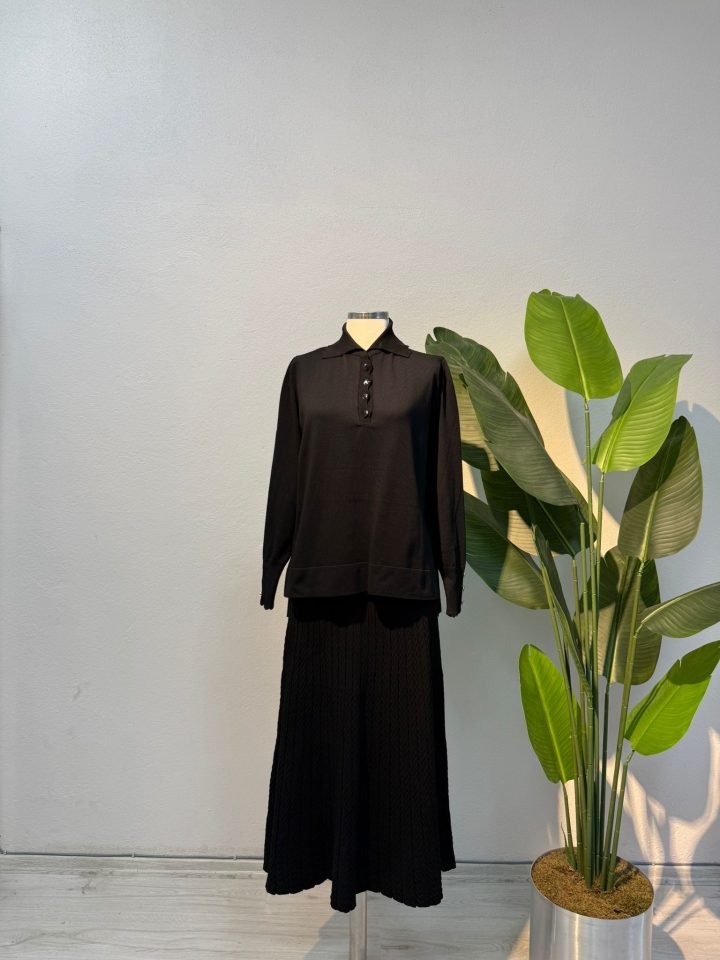 Polo Yaka Düğmeli Merserize Etekli Takım Sütlü Siyah - Entare Butik