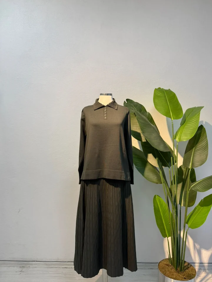 Polo Yaka Düğmeli Merserize Etekli Takım Sütlü Siyah - Entare Butik