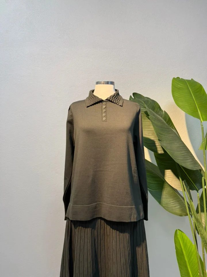 Polo Yaka Düğmeli Merserize Etekli Takım Sütlü Siyah - Entare Butik