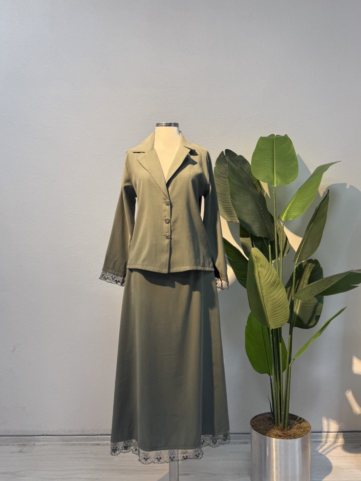 Etek ve Bilek Ucu Dantelli Etekli Ceketli Takım – Yeşil-Entare Butik