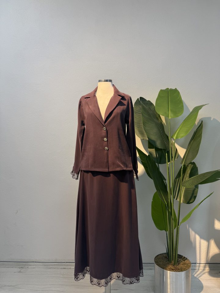 Etek ve Bilek Ucu Dantelli Etekli Ceketli Takım – Mürdüm - Entare Butik