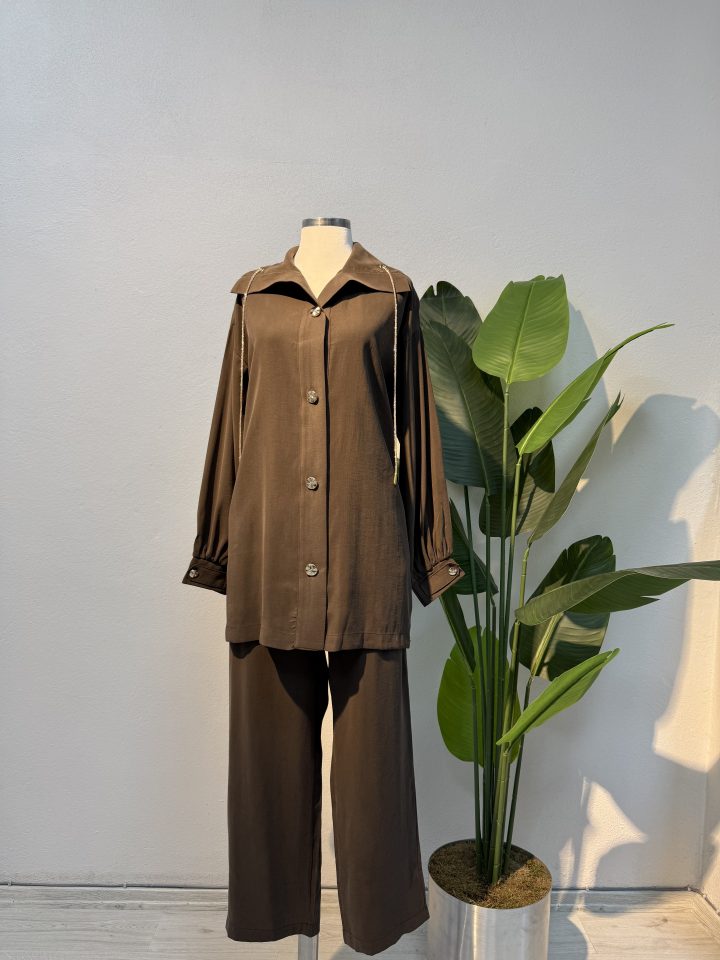 Keten Qupra Arka Detay Pantolonlu Takım – Acı Kahverengi-Entare Butik