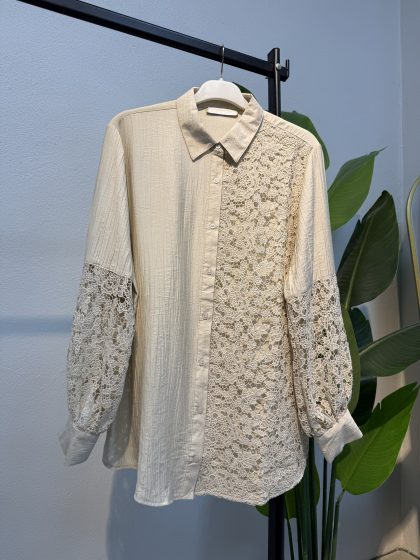 Çilek Kumaş Dantelli Gömlek – Krem-Entare Butik