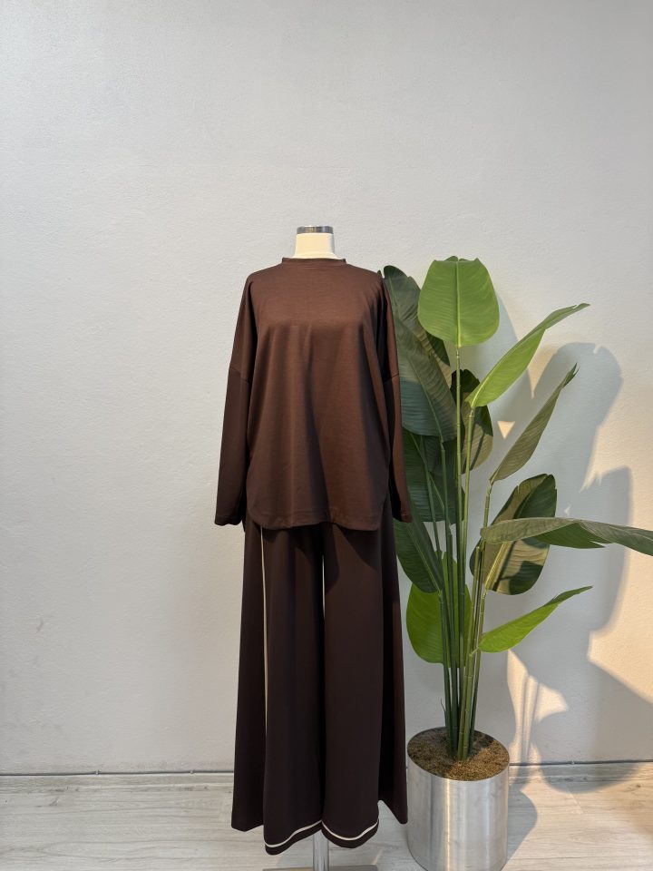 Biyeli Pantolonlu Eşofman Takımı – Kahverengi Entare Butik